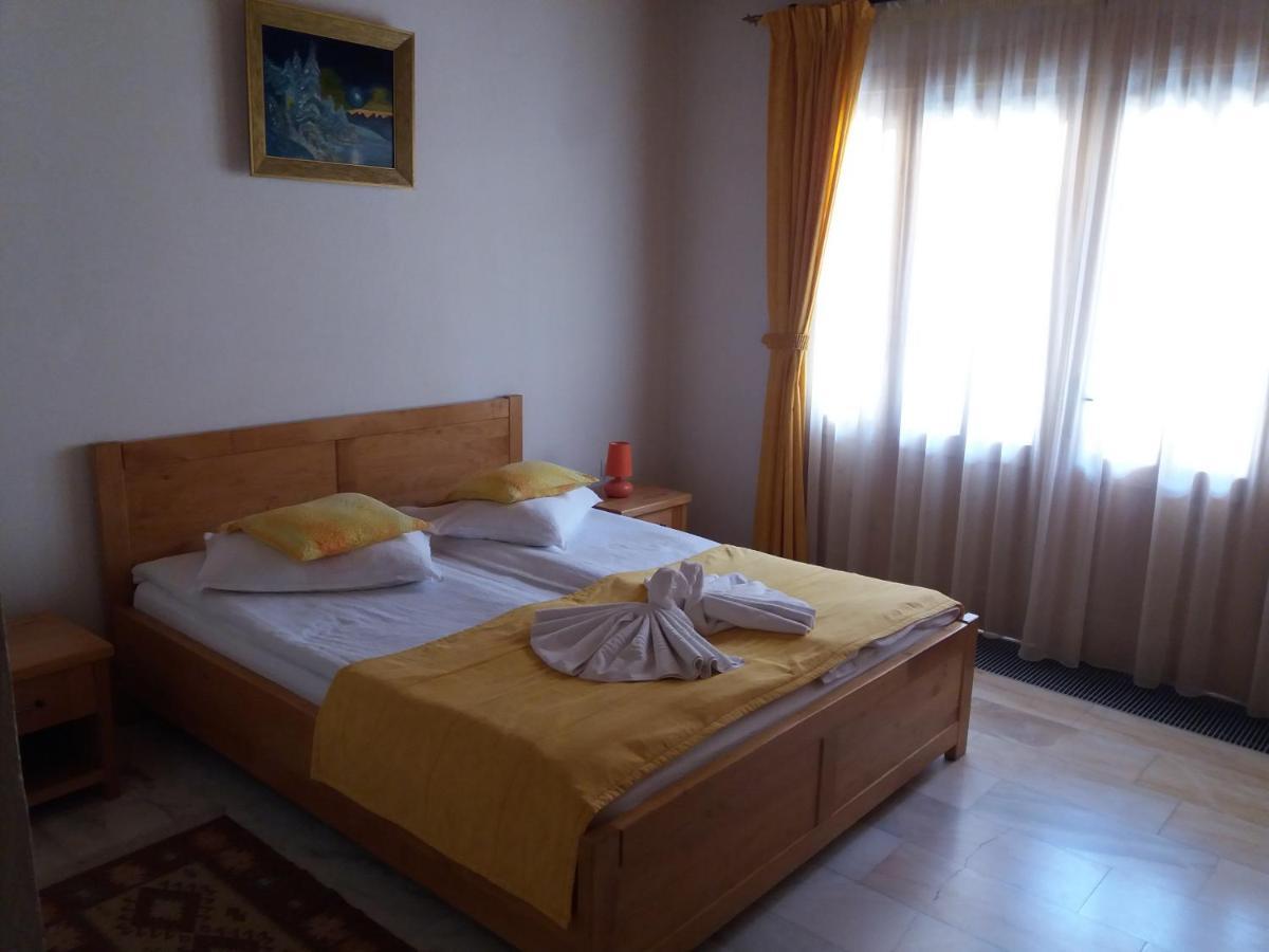 סובאטה Vila Sara/Adult Only מראה חיצוני תמונה
